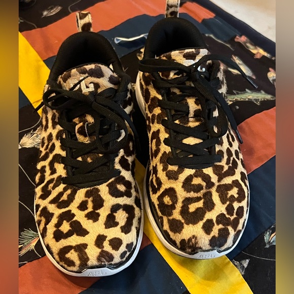 APL tennis shoes with minor flaws - Picture 1 of 3
